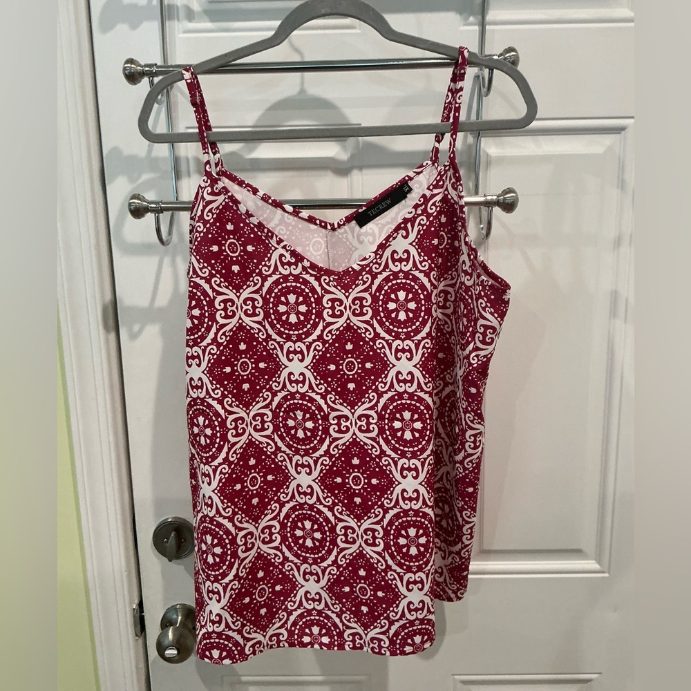 Burgundy and White Sleeveless Camisole Tank Top